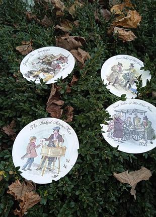Тарелки коллекция из 4 штук от известного бренда weghwood с изображением уличных торговцев