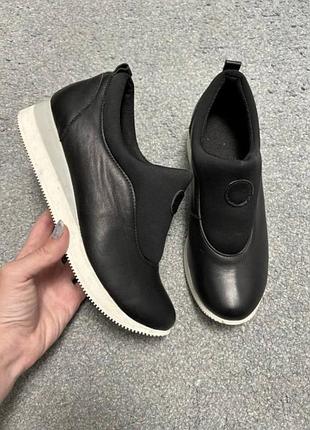 Туфли сникерсы женские черные на белой подошве кожа