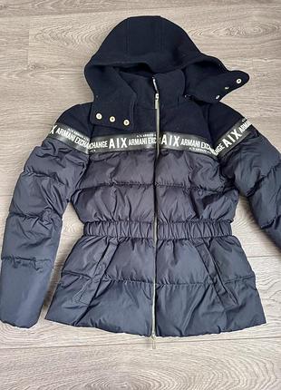Пуховик armani exchange , темно-синього кольору.