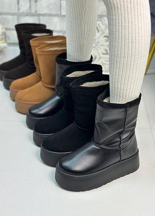 Женские кожаные зимние ботинки угги в цветах