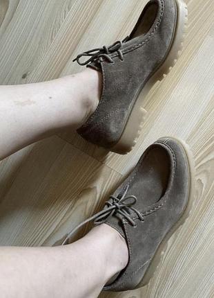 Новые замшевые модные полуботинки лоферы на шнурках 41 р  zara