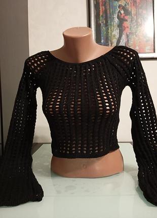 Свитер короткий, топ крупной вязки с рукавами клеш