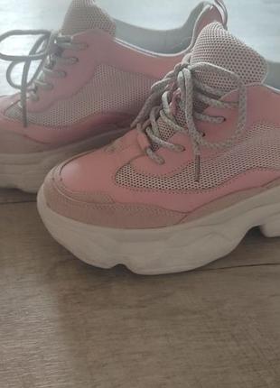 Женские кроссовки 40 размер