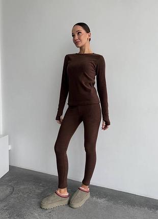 Жіночій костюм