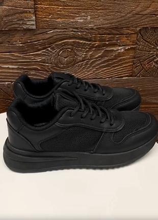 Кроссовки из эко-кожи