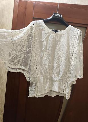 Невероятная кружевная блуза с рукавами-сеткой и вышивкой