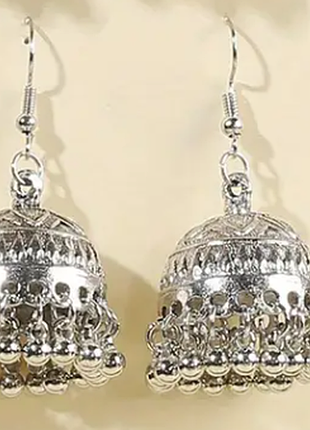 Індійські сережки джумки, прикраса до сарі