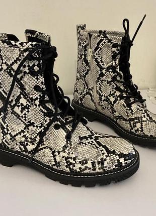 Черевики розмір 40