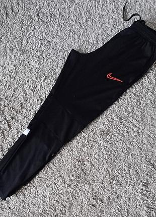 Спортивные штаны  nike