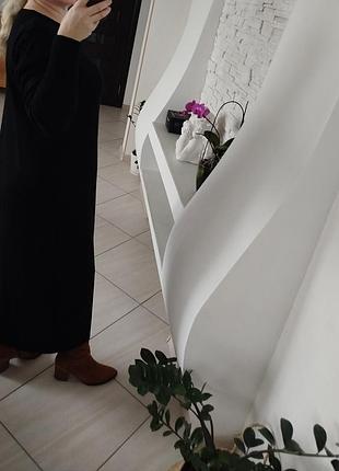 Черное макси трикотажное платье свободно