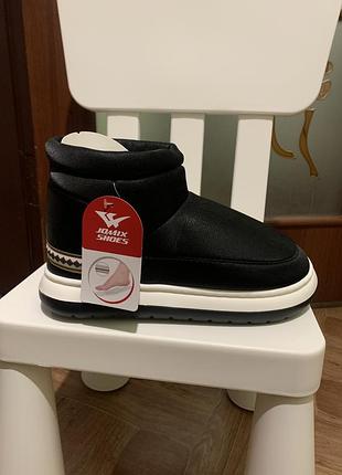 Зимові уггі на хутрі jomix