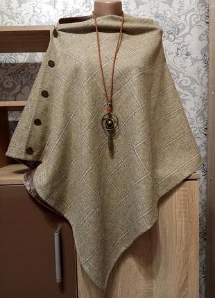 Твидовое шерстяное пончо в клетку