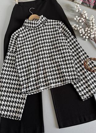 Джемпер с горловиной. водолазка