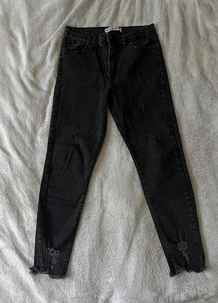 Чорні джинси