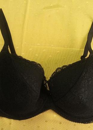 Бюстгалтер кружевной на поролоне gossant 70h