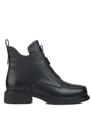 Черевики жіночі шкіряні чорні зимові на низькому каблуку 2056ц