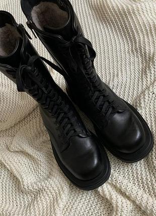 Зимові шкіряні черевики  берці бренду oeego