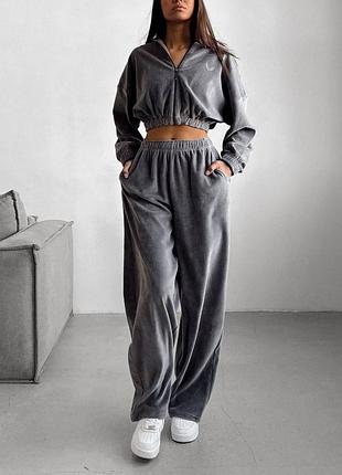 Велюровий костюм жіночий