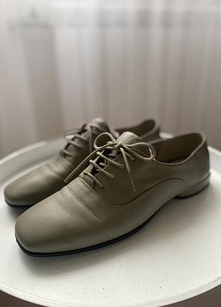 Зручні повсякденні туфлі з натуральної шкіри