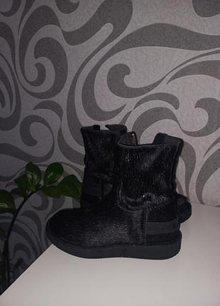 Шкіряні черевички з хутра поні р.36