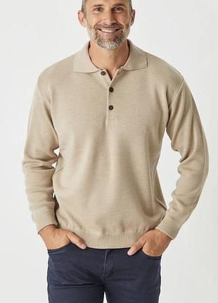 Бежевий світер-поло