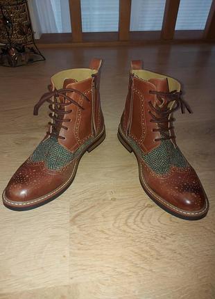 Мужские кожаные ботинки-броги с контрастным
твидовым узором «ёлочка». pavers