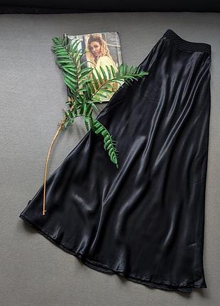 Стильная сатиновая юбка миди
