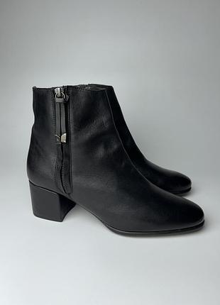Шкіряні жіночі черевики leone