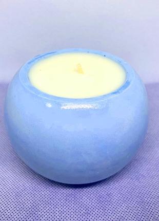 Свічка «куля» у гіпсовому кашпо об’ємом 170мл.