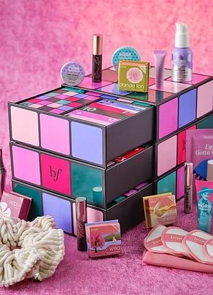 Benefit advent calendar 2025 – the glam cube адвент календар бенефіт куб подарунок набір косметика румяна брови крем