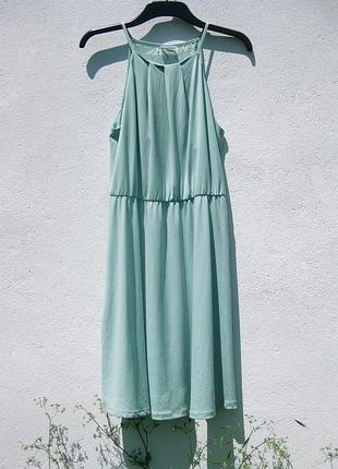 Красивое бирюзовое платье с гипюром vila clothes