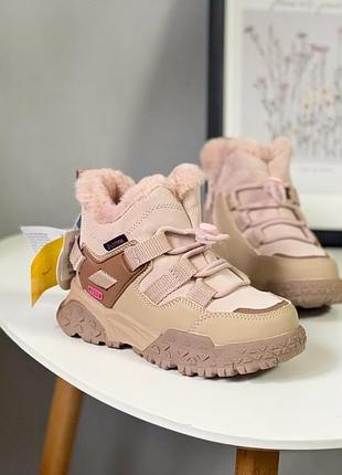 Зимові черевики на дівчинку