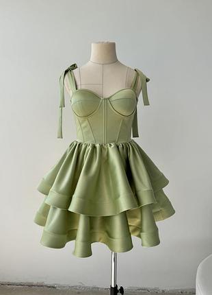 Сукня з пишною спідницею у фісташковому кольорі