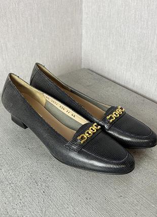 Шкіряні туфлі