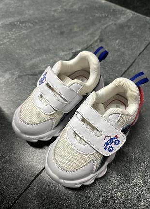 Кросівки дитячі 2