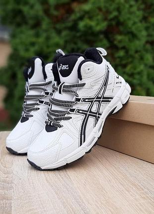 Зимние женские кроссовки asics gel-kahana 8 high winter fur white black ассикс белого с черным цветов мех