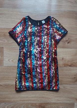 Стильное праздничное платье в пайетках