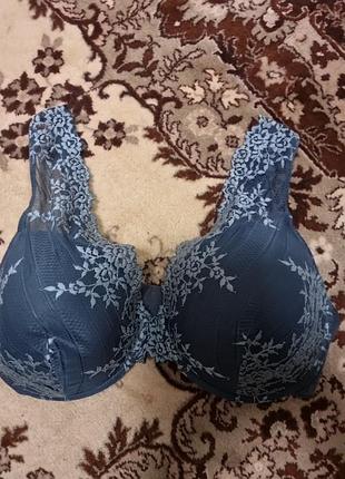 Очень красивый сетевой бюстгальтер