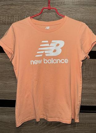 Жіноча брендова футболка