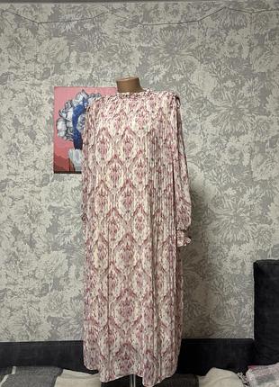 Сукня жіноча з ніжним принтом