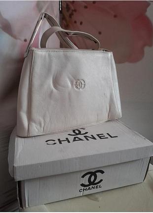 Сумка с логотипом х белой жемчужной кожи