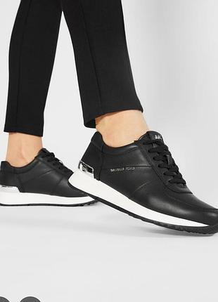 Michael kors allie trainer 43r5alfp3l black leather sneakers 38 размер 
выгулились 2 раза не подойти размер