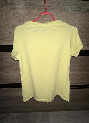 Жіноча футболка