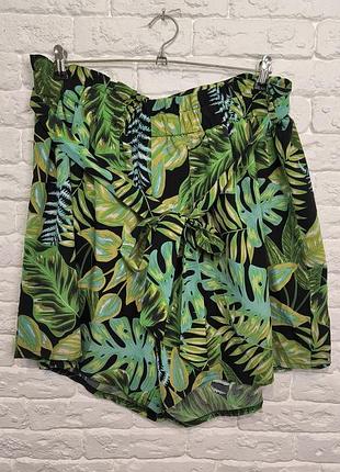 Фирменные шорты