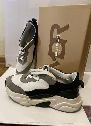 Кросівки madiro