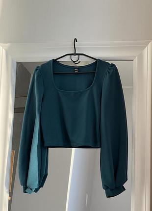 Смарагдовий лонгслів з широкими рукавами