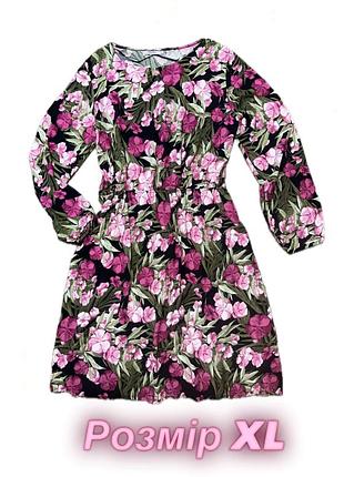 Сукня чорна в квіти, розмір xl