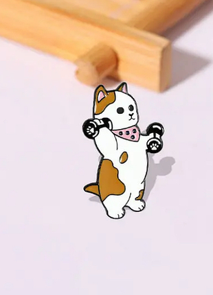 Пин значок котик спорт