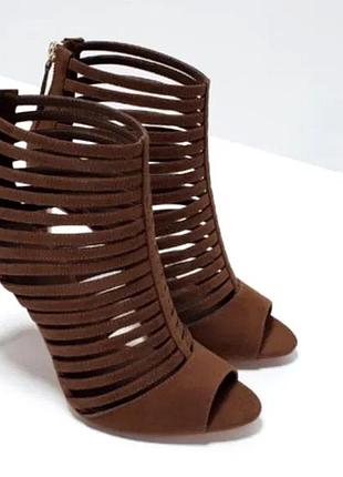 Коричневі босоніжки хілси high heels 40р zara
