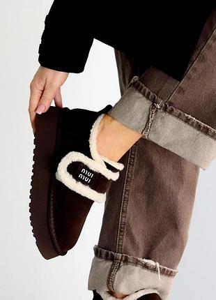 Стильні шоколадні уггі автоледі на липучці натуральна замша